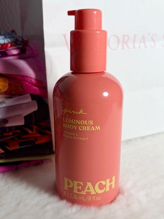 PINK Victoria's Secret Other - PINK Victoria’s Secret - PEACH - Luminous Body Cream